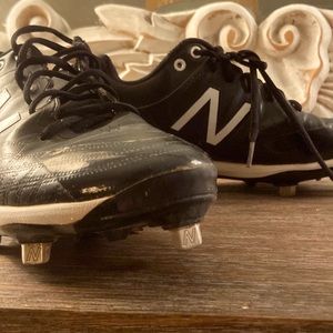 New balance metal baseball cleats